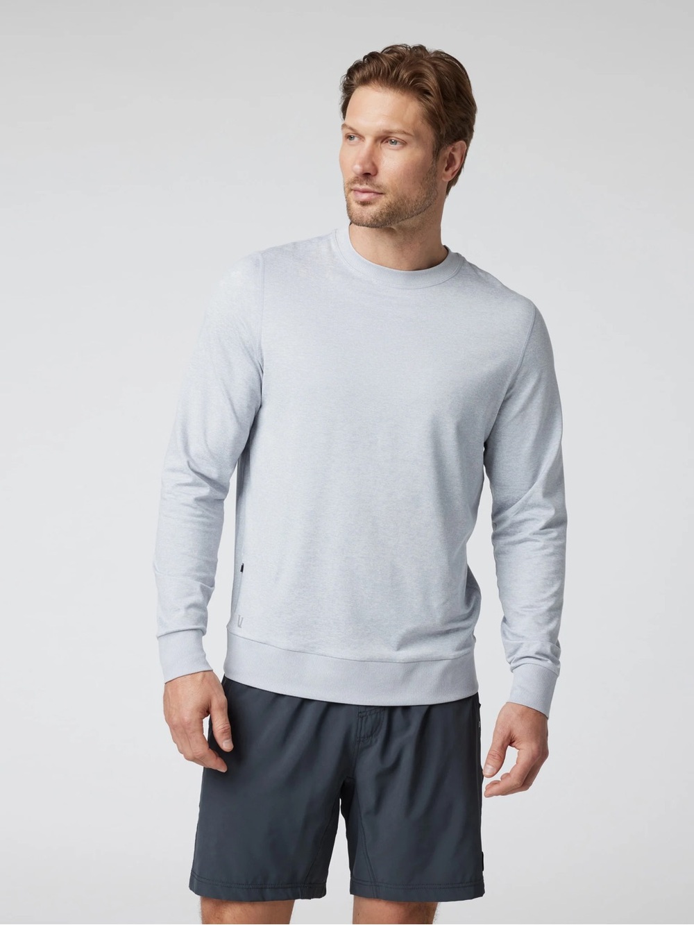 Vuori Pronto Performance Crew Sweatshirt Lightweight in Light Gray
